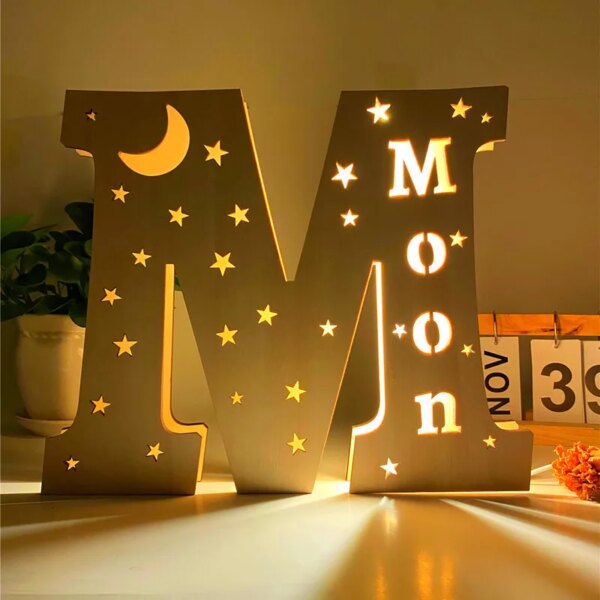 Applique murale LED en bois 24 lettres avec noms et étoiles