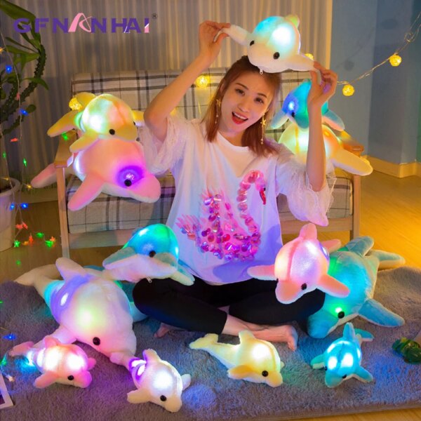 11454-5d93cc.jpg veilleuse bébé dauphin — peluche veilleuse colorées phosphorescentes avec lumière Led, jouet Kawaii lumineux en forme de dauphin