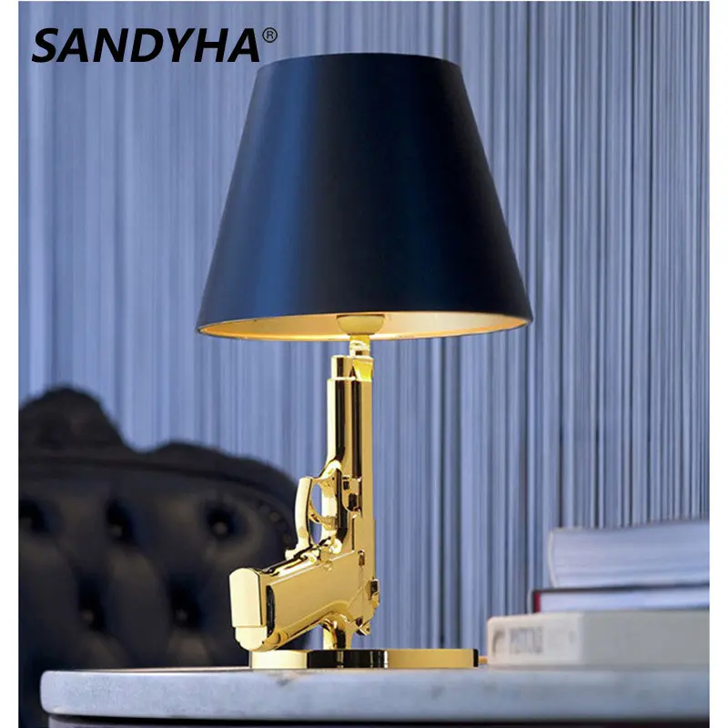 lampe de chevet métal — Lampe AK47 au Design pistolet moderne et créatif, luminaire décoratif en métal