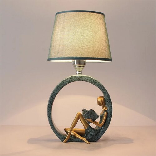 Lampe de chevet au design moderne et simpliste