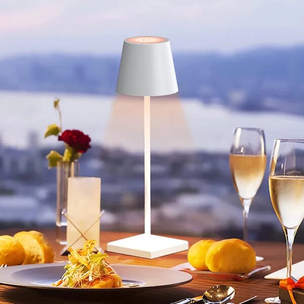 Lampe de Table Portable en aluminium