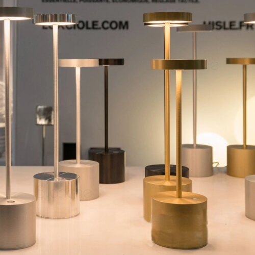 15808-d7ddf9.jpg Lampe de Table Led industrielle moderne