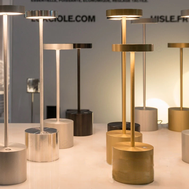 Industrielle lampe de table — Lampe de Table Led industrielle moderne | belleveilleuse.fr