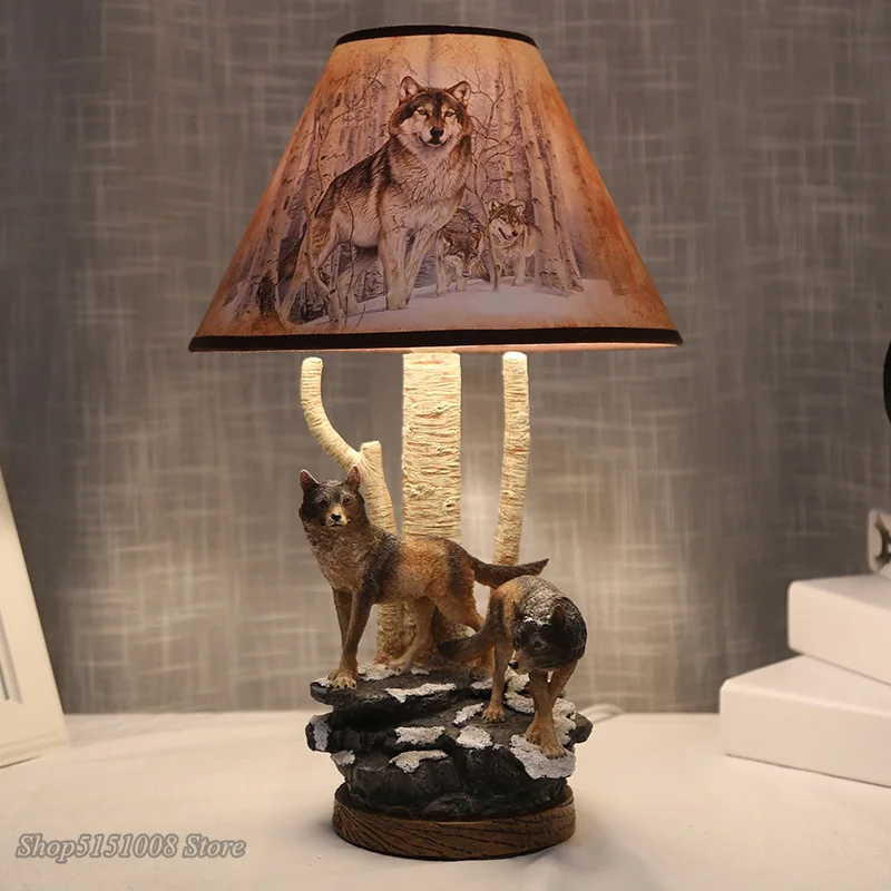 3898-03b5f4.jpg Lampe de Table en forme de loup en résine au design moderne