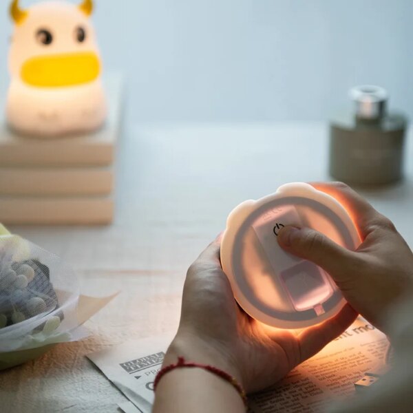 4213-386dcd.jpg Veilleuse taureau rechargeable en forme de vache avec capteur tactile