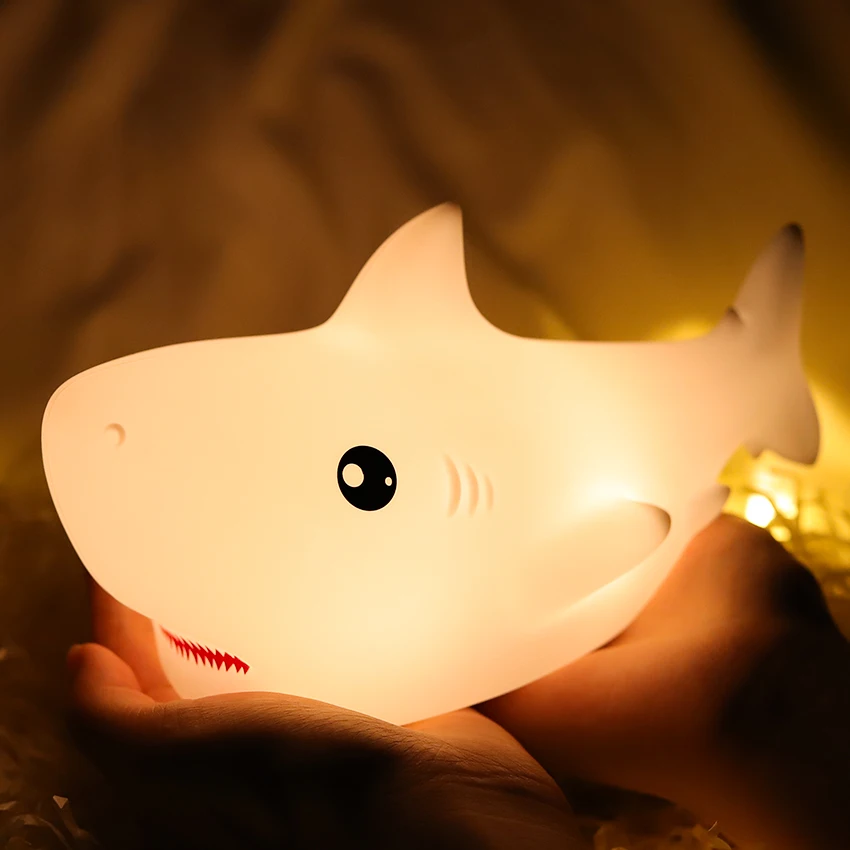Lampe requin veilleuse enfant — Lampe requin LED en forme de pour enfants, Rechargeable par USB | belleveilleuse.fr