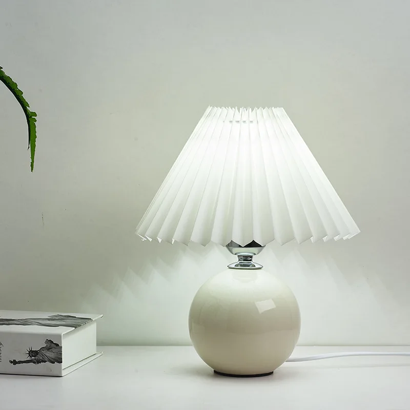 Lampe de Table sur pied Vintage plissée en tissu céramique