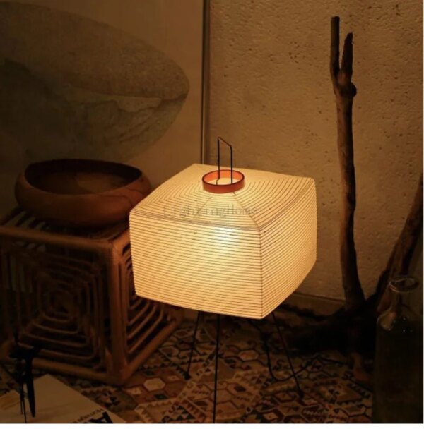 8900-73fd79.jpg Lampe autoportante sur pied avec trépied